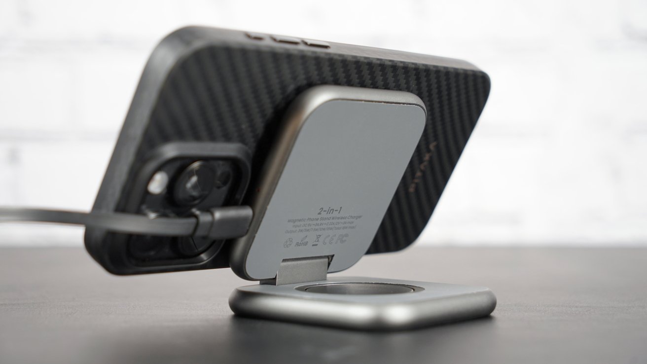 StandBy mode for the X58 leaves the Apple Watch charger face down